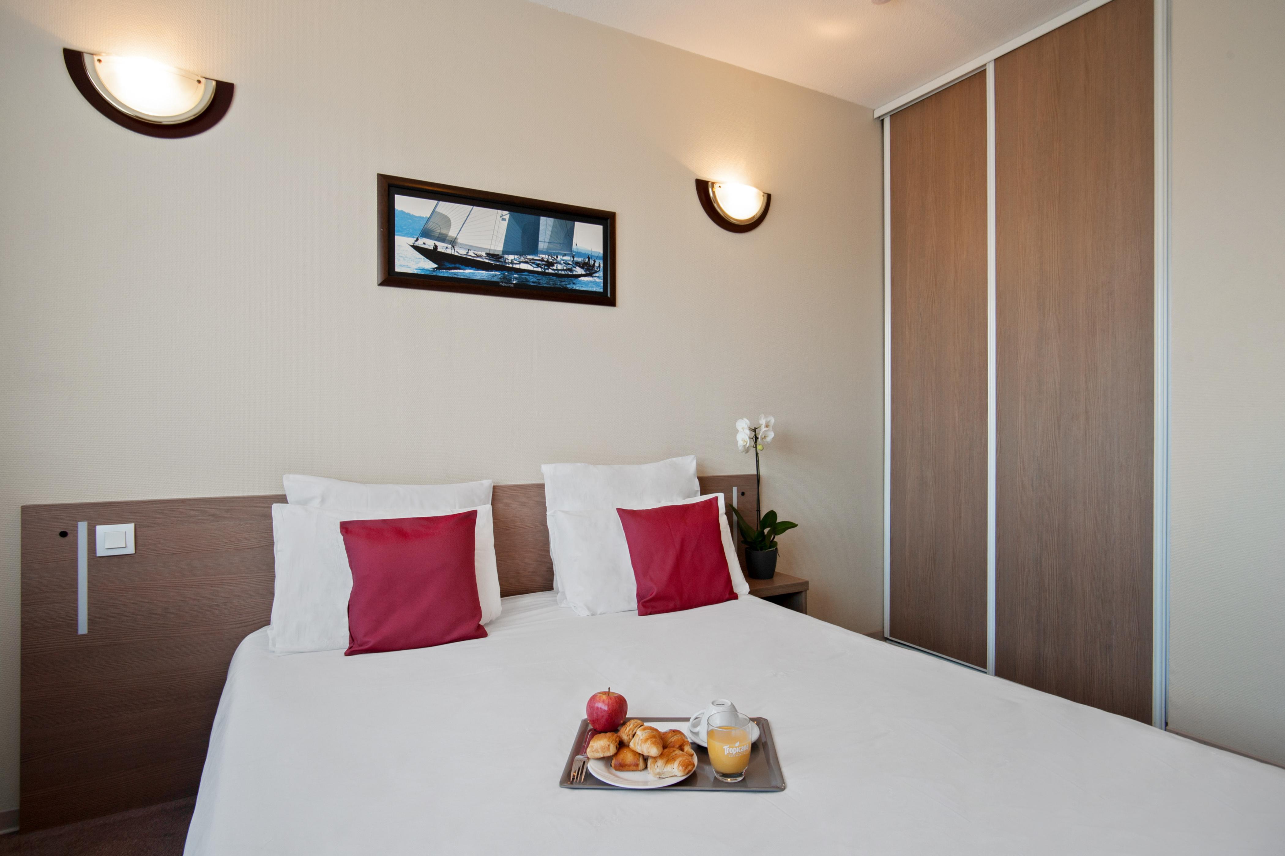 Appart'City Classic Nimes Aparthotel Ngoại thất bức ảnh